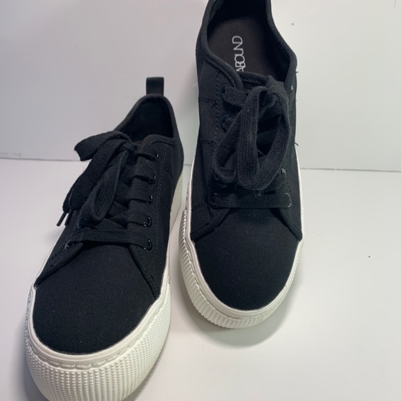 Women’s Fashion Sneaker - Picture 3 of 7